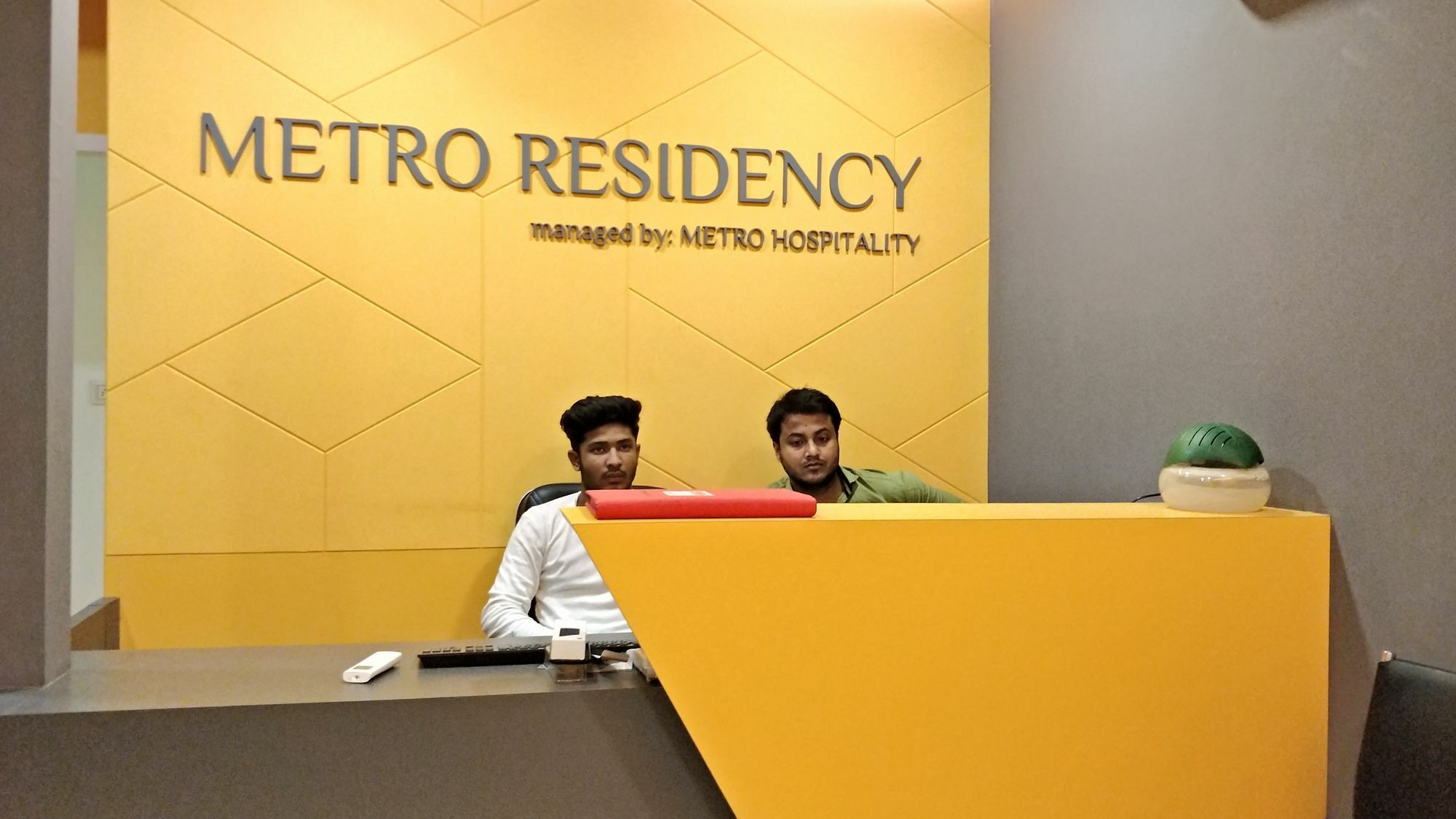 Готель Oyo Flagship 13885 Metro Residency Мумбаї Екстер'єр фото